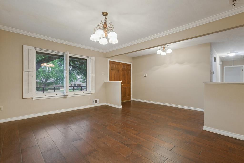 9433 Meadowknoll Drive, Dallas, TX 75243