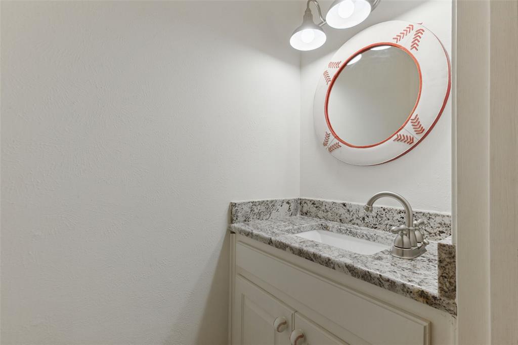 9433 Meadowknoll Drive, Dallas, TX 75243