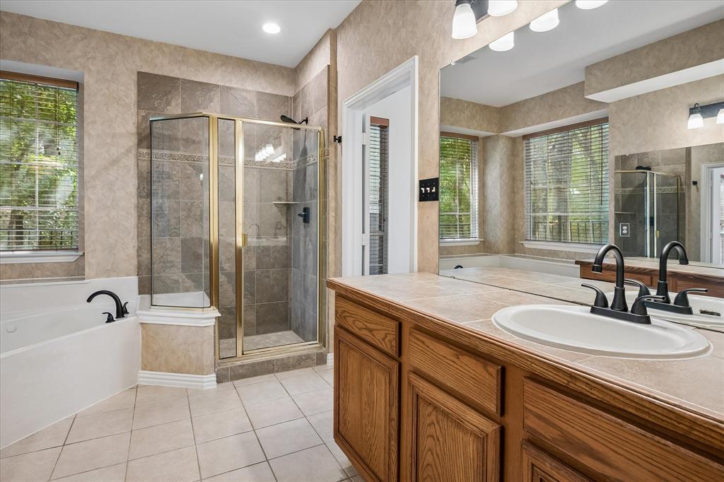 3736 Boxwood Drive, Grand Prairie, TX 75052
