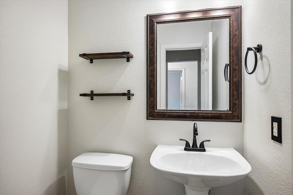 3736 Boxwood Drive, Grand Prairie, TX 75052