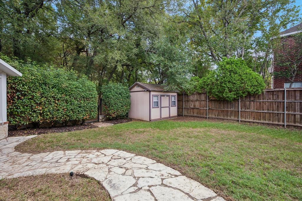 3736 Boxwood Drive, Grand Prairie, TX 75052