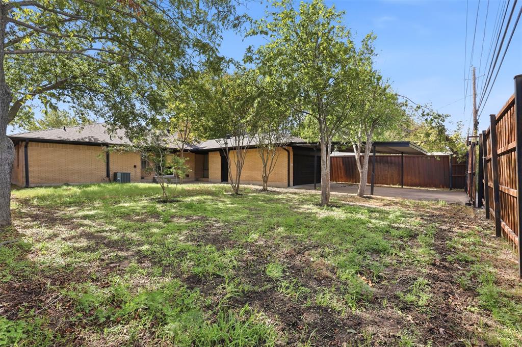 Spacious backyard