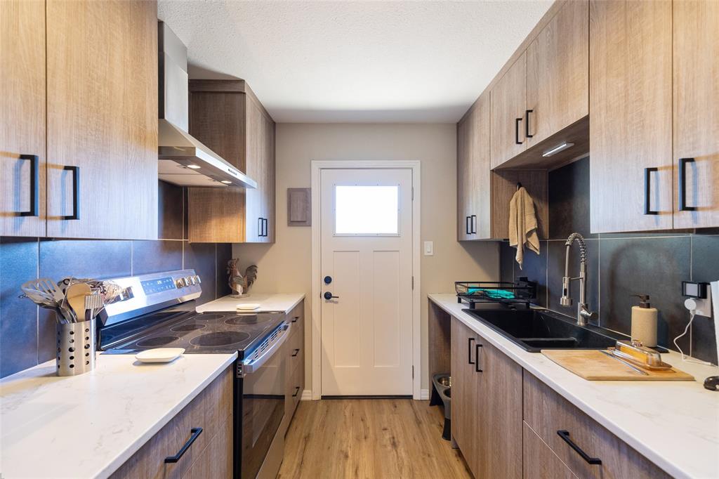 221 NW Avenue J, Hamlin, TX 79520