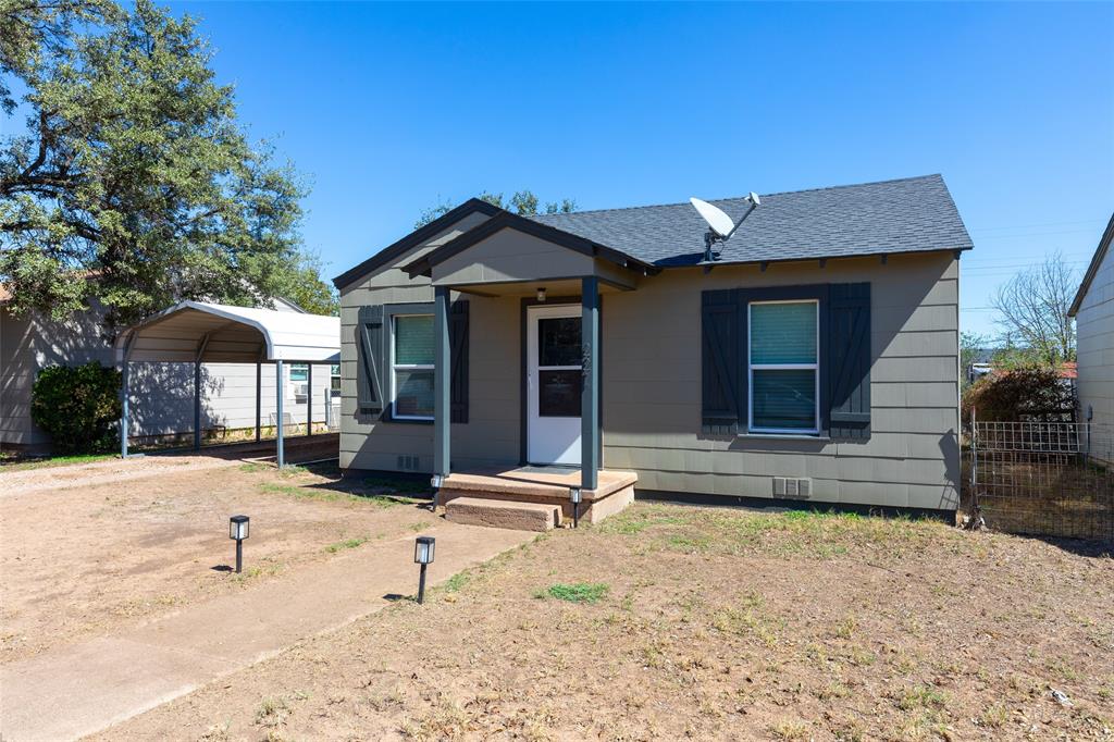 221 NW Avenue J, Hamlin, TX 79520
