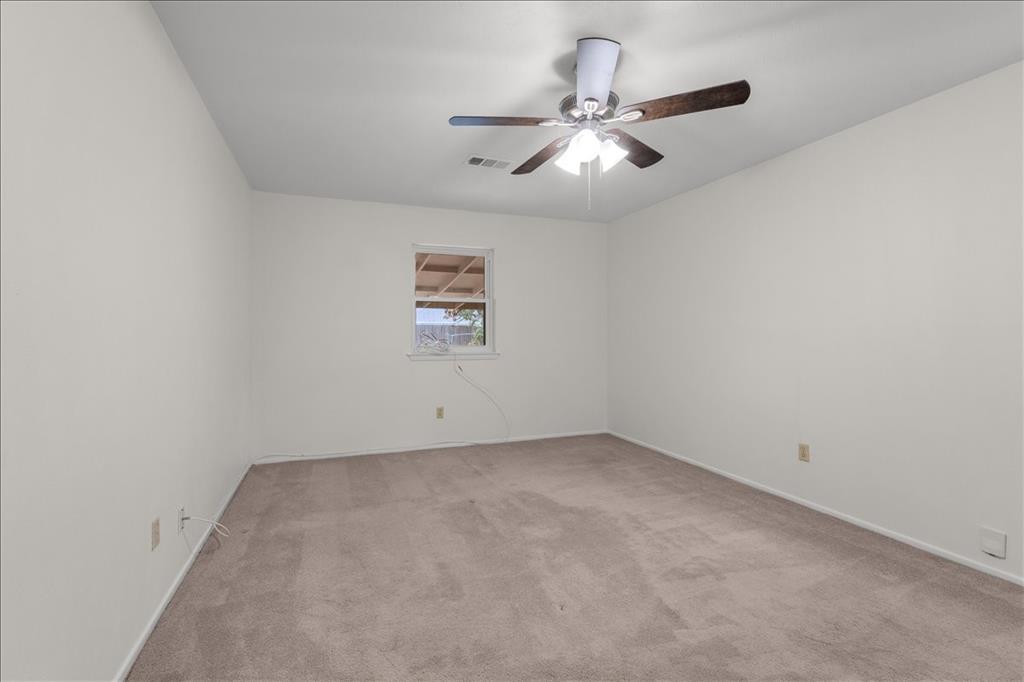 8933 Kincaid Drive, Benbrook, TX 76116