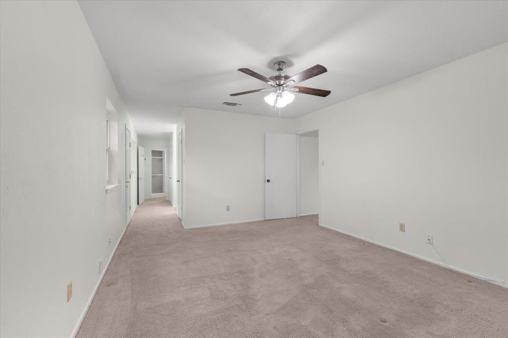 8933 Kincaid Drive, Benbrook, TX 76116