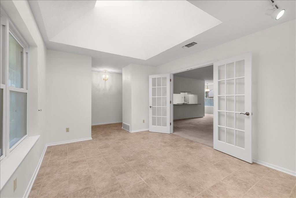8933 Kincaid Drive, Benbrook, TX 76116