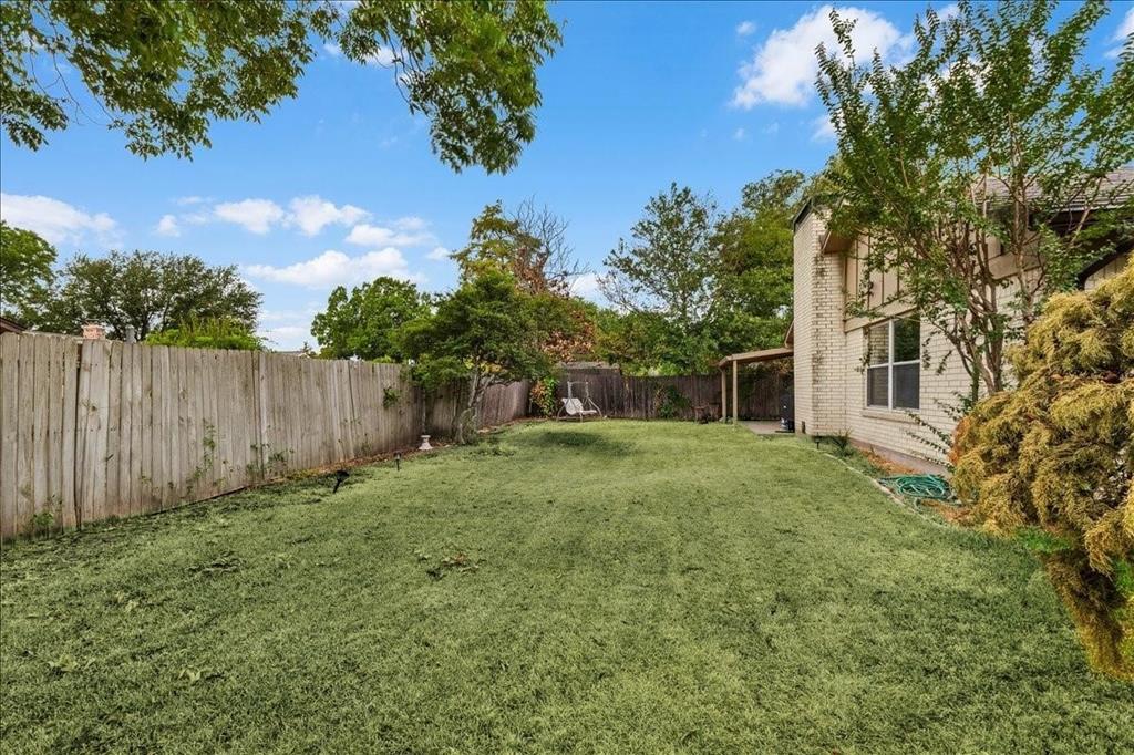 8933 Kincaid Drive, Benbrook, TX 76116