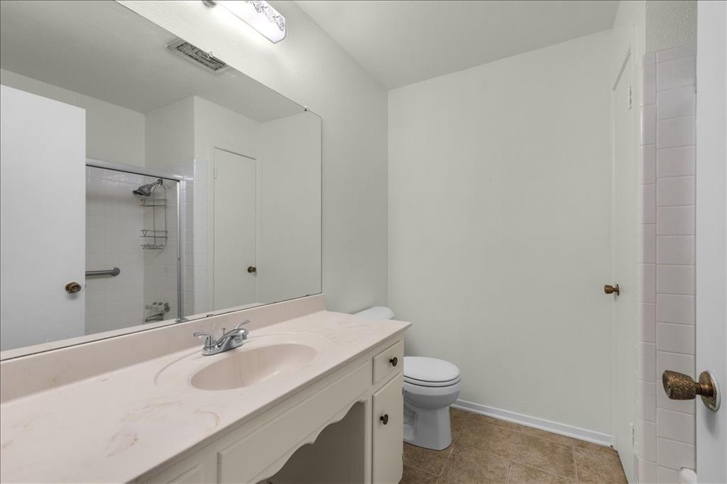 8933 Kincaid Drive, Benbrook, TX 76116