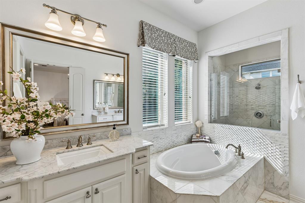 605 Royal Glen Drive, Murphy, TX 75094