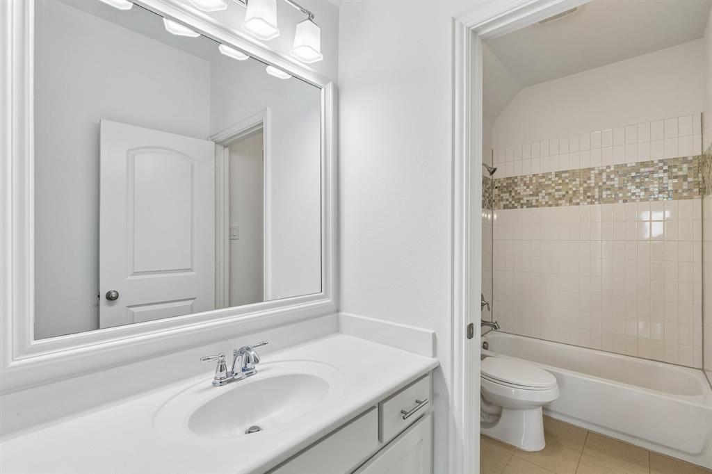 605 Royal Glen Drive, Murphy, TX 75094