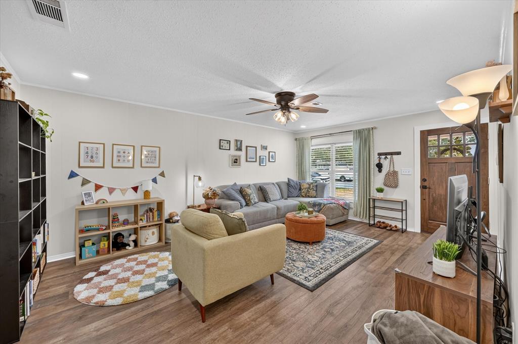 3228 Olive Place, Fort Worth, TX 76116