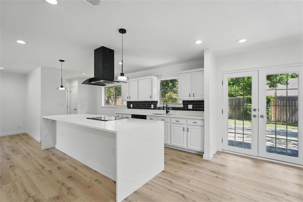 Welcome Home to 810 Greenhaven! Fully renovated! Welcome Home to 810 Greenhaven! Fully renovated!