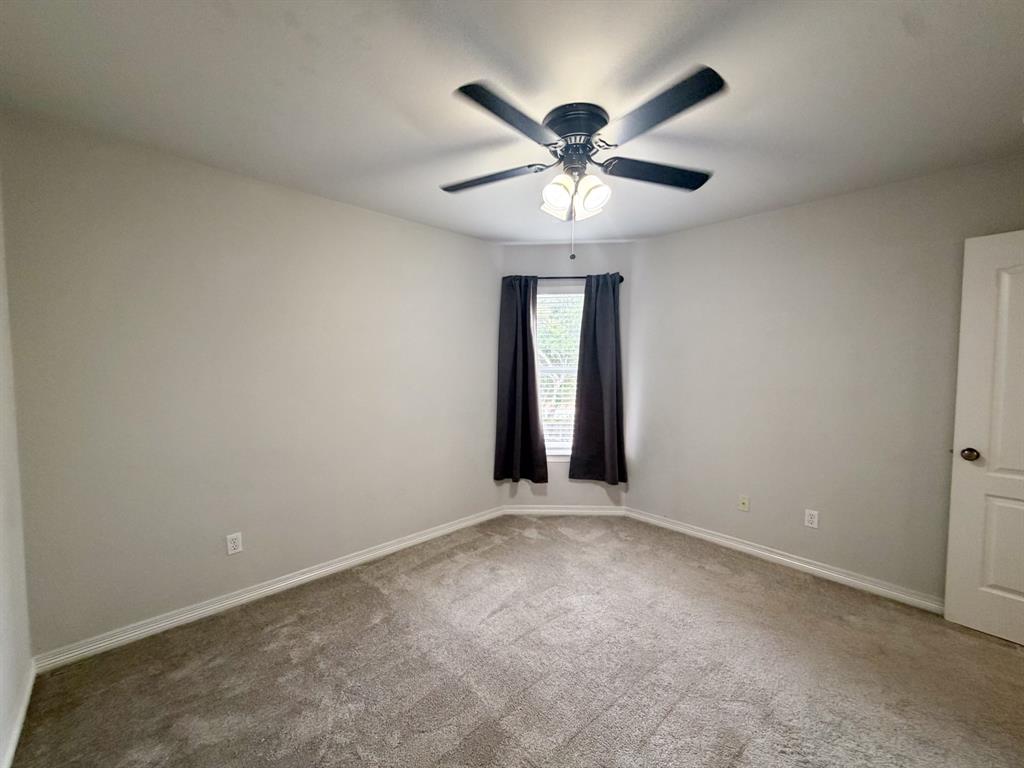 2 Country Club Place, Waxahachie, TX 75165
