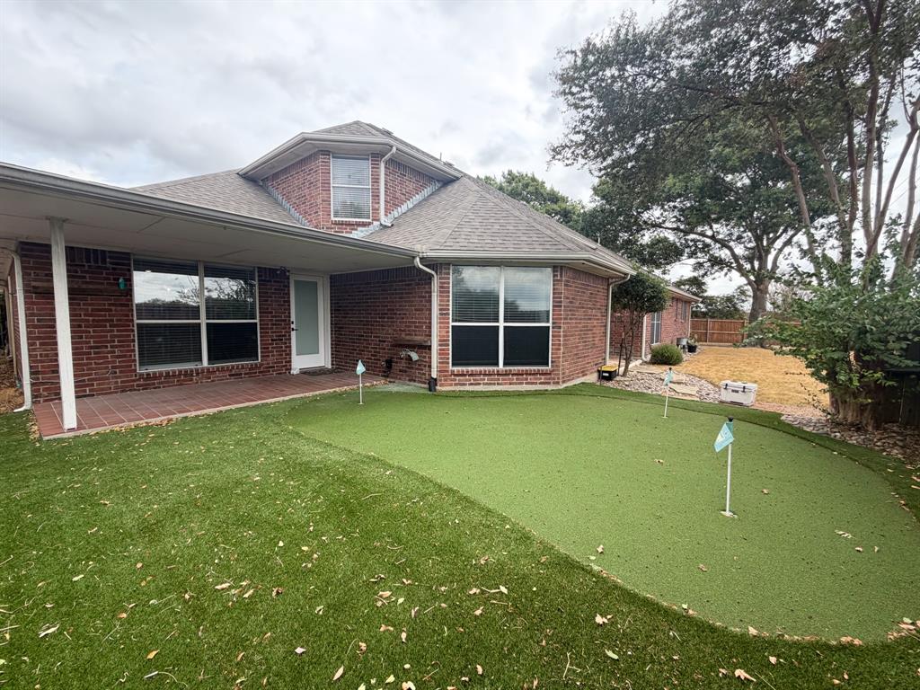 2 Country Club Place, Waxahachie, TX 75165