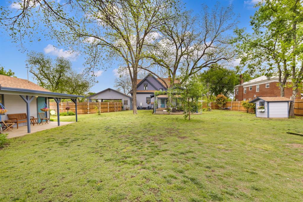 1102 S College Street, Brady, TX 76825