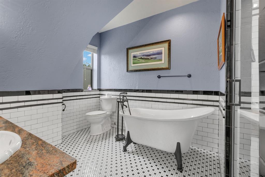 1102 S College Street, Brady, TX 76825