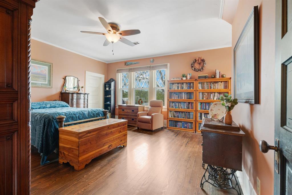 1102 S College Street, Brady, TX 76825
