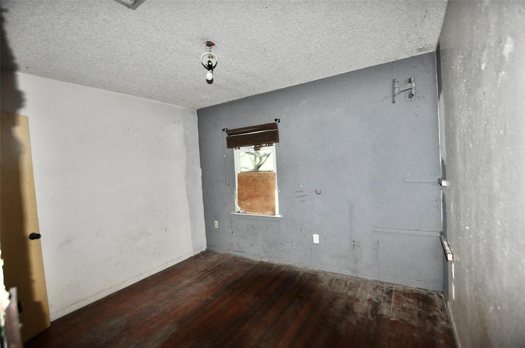 4324 S Cedar Circle Drive, Dallas, TX 75237