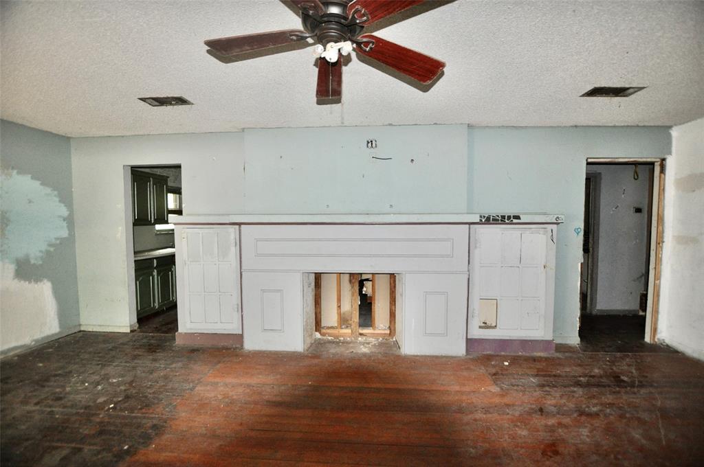 4324 S Cedar Circle Drive, Dallas, TX 75237