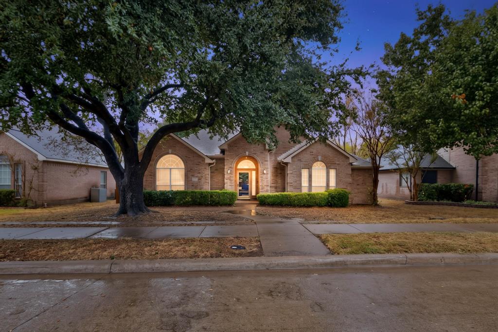 1239 Rivercrest Drive, Mesquite, TX 75181