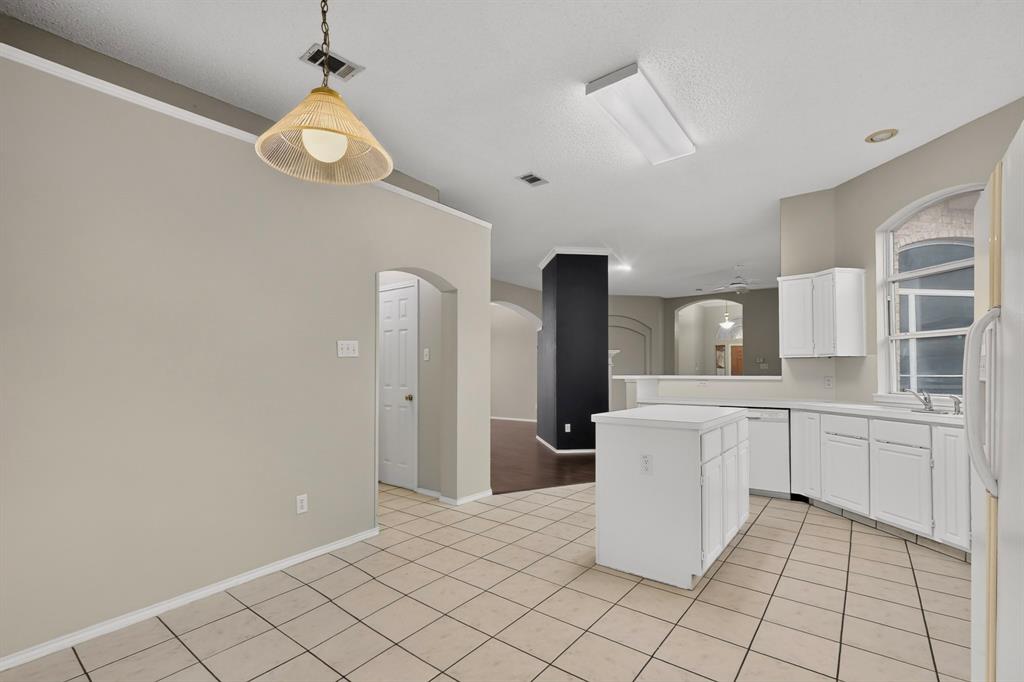 1239 Rivercrest Drive, Mesquite, TX 75181