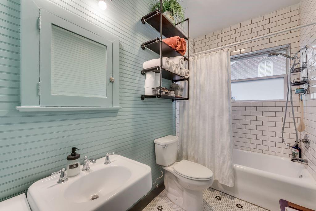 801 Woodlawn Avenue, Dallas, TX 75208