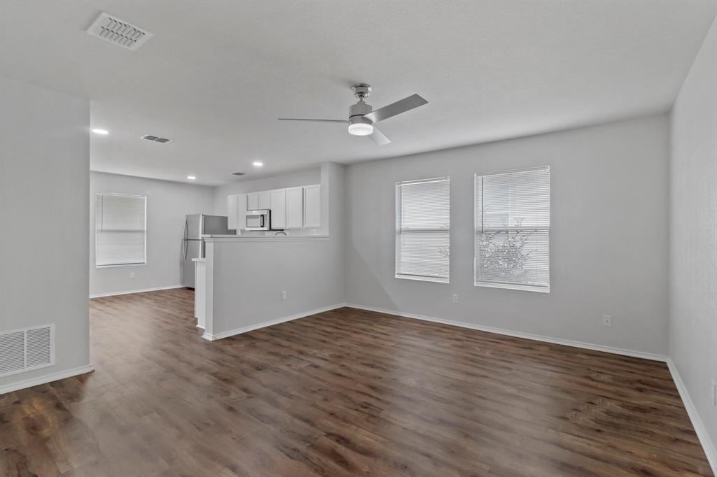 932 Poncho Lane, Fort Worth, TX 76052