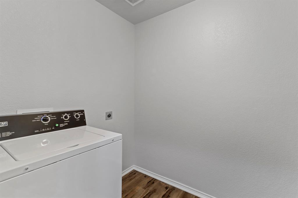 932 Poncho Lane, Fort Worth, TX 76052