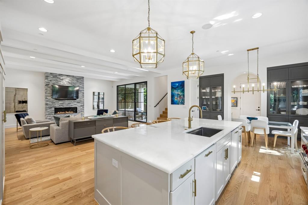 4437 Grassmere Ln - Tom Hughes Team