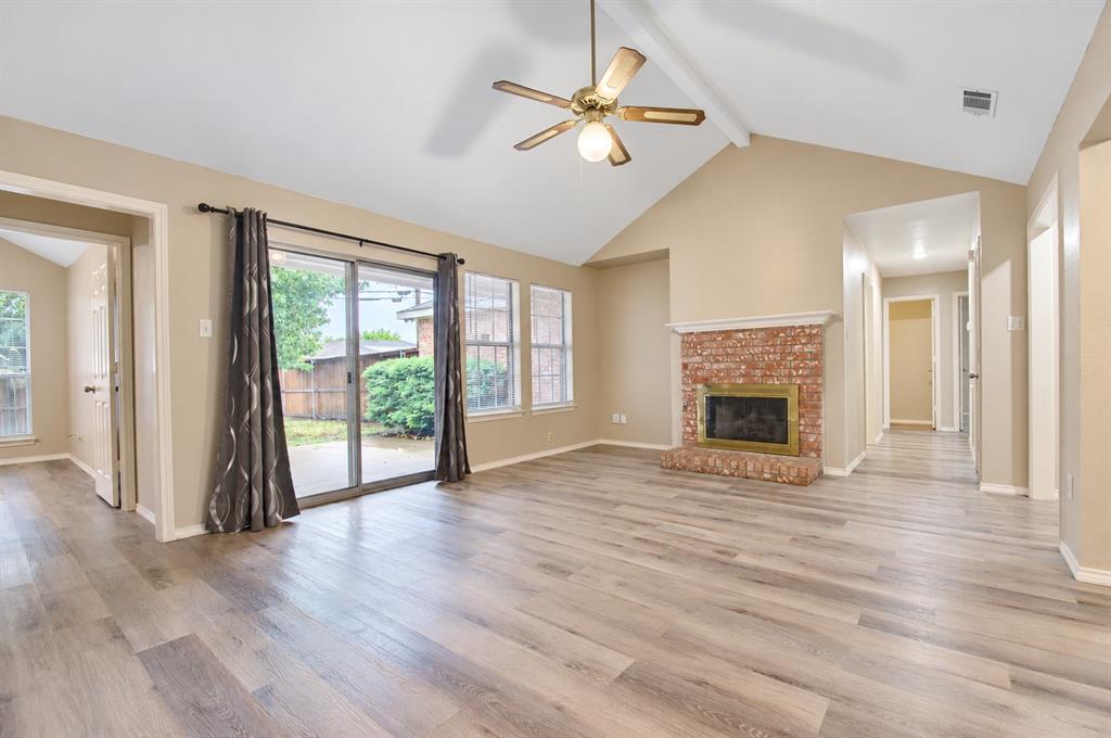 Living room, vaulted ceilings, gas fireplace Living room, vaulted ceilings, gas fireplace