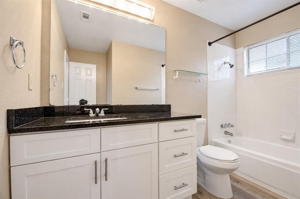 Guest bath with granite countertop