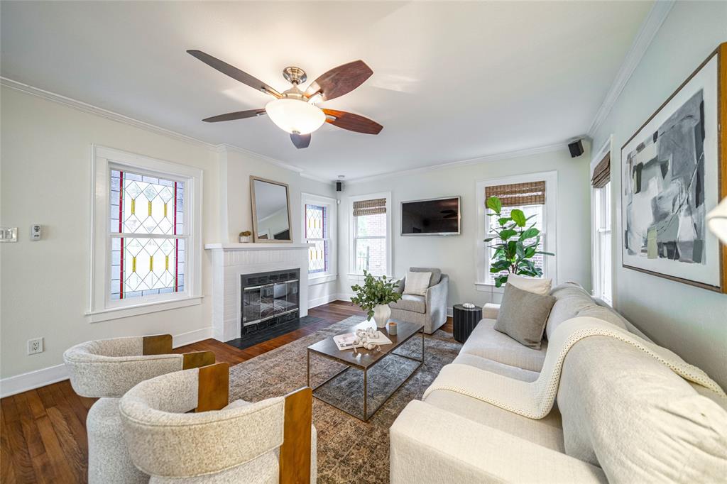 5322 Vanderbilt Ave.