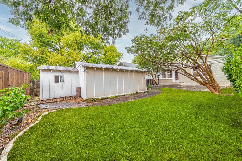 5322 Vanderbilt Ave.