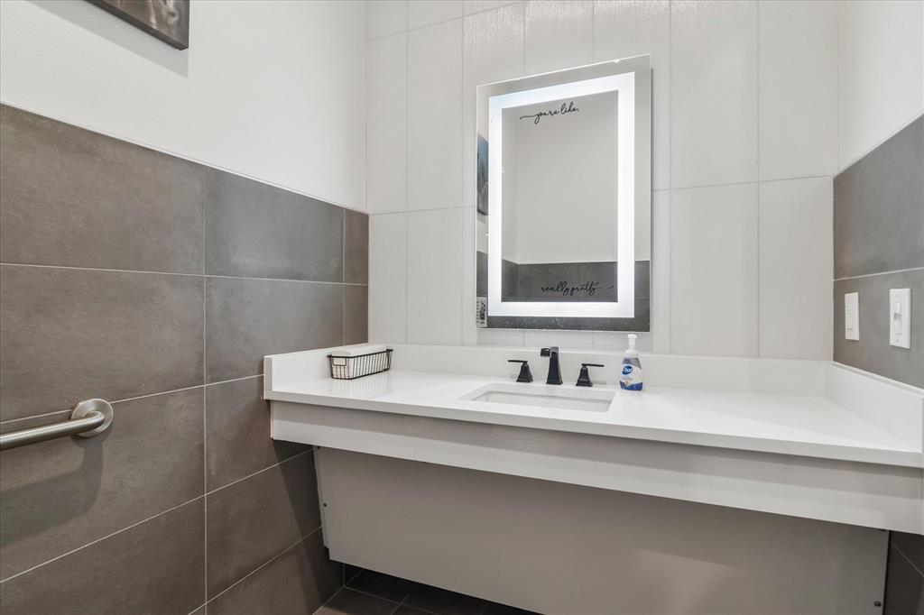 13052 Dallas Parkway, #210, Frisco, TX 75033