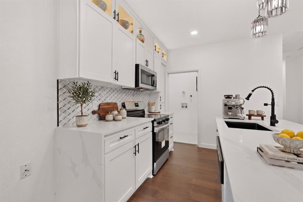 1100 S Brighton Avenue, Dallas, TX 75208