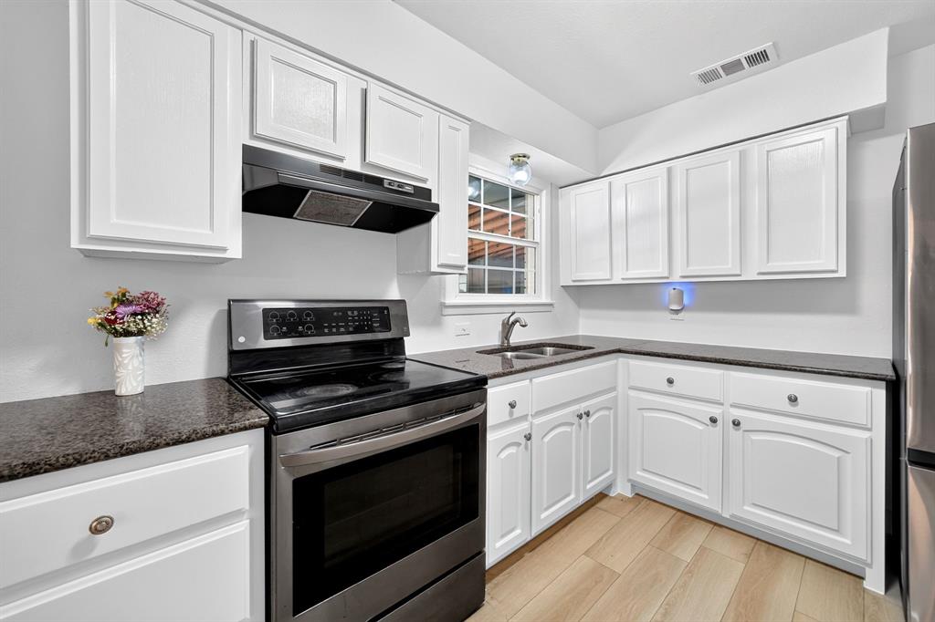 1813 Baxley Drive, Carrollton, TX 75006
