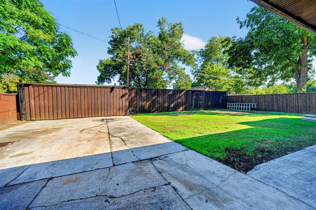 1813 Baxley Drive, Carrollton, TX 75006