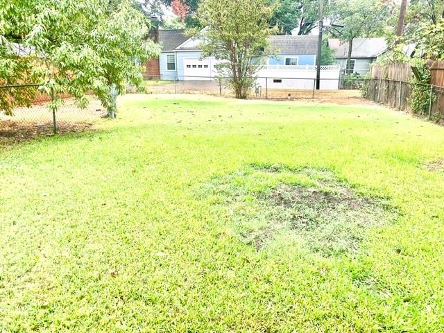 Gated Rear Yard