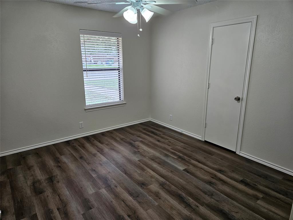 218 Buffalo Creek Drive, Waxahachie, TX 75165