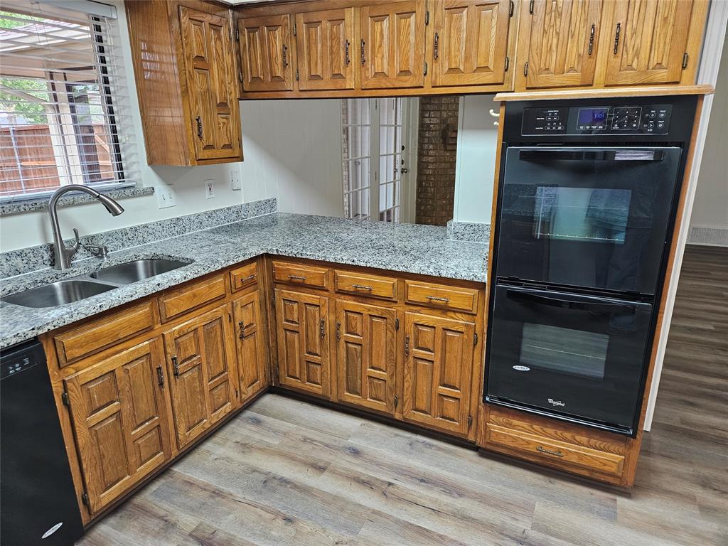 218 Buffalo Creek Drive, Waxahachie, TX 75165
