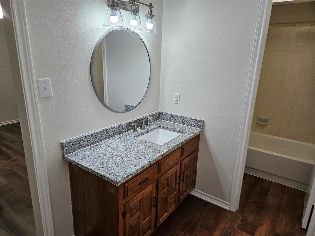 218 Buffalo Creek Drive, Waxahachie, TX 75165