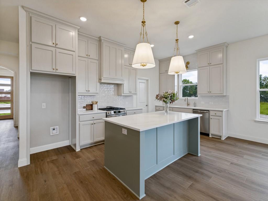 916 Triple Crown Court, Willow Park, TX 76087
