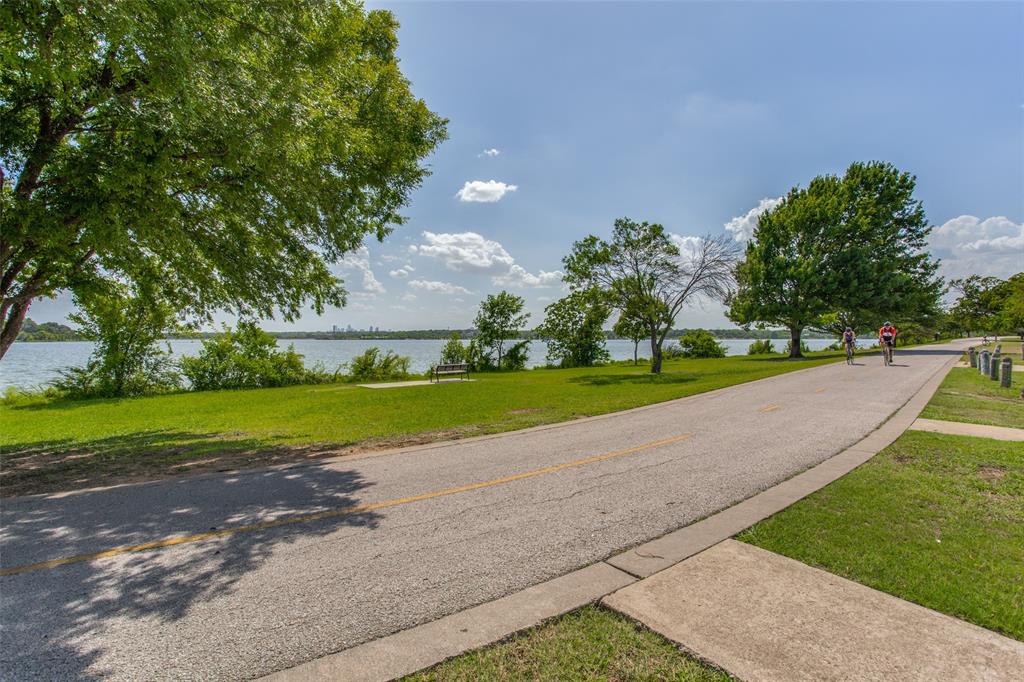 White Rock Lake accessibility