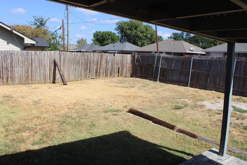 307 Briar Creek Drive, Crandall, TX 75114