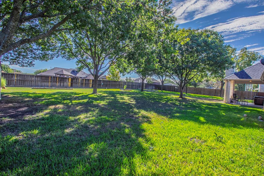 120 Crestbrook Court, Midlothian, TX 76065