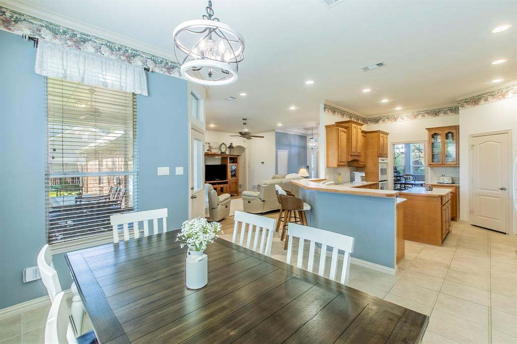 120 Crestbrook Court, Midlothian, TX 76065