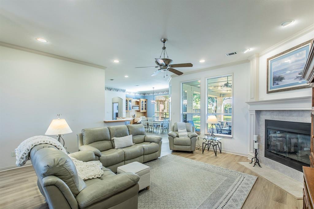 120 Crestbrook Court, Midlothian, TX 76065