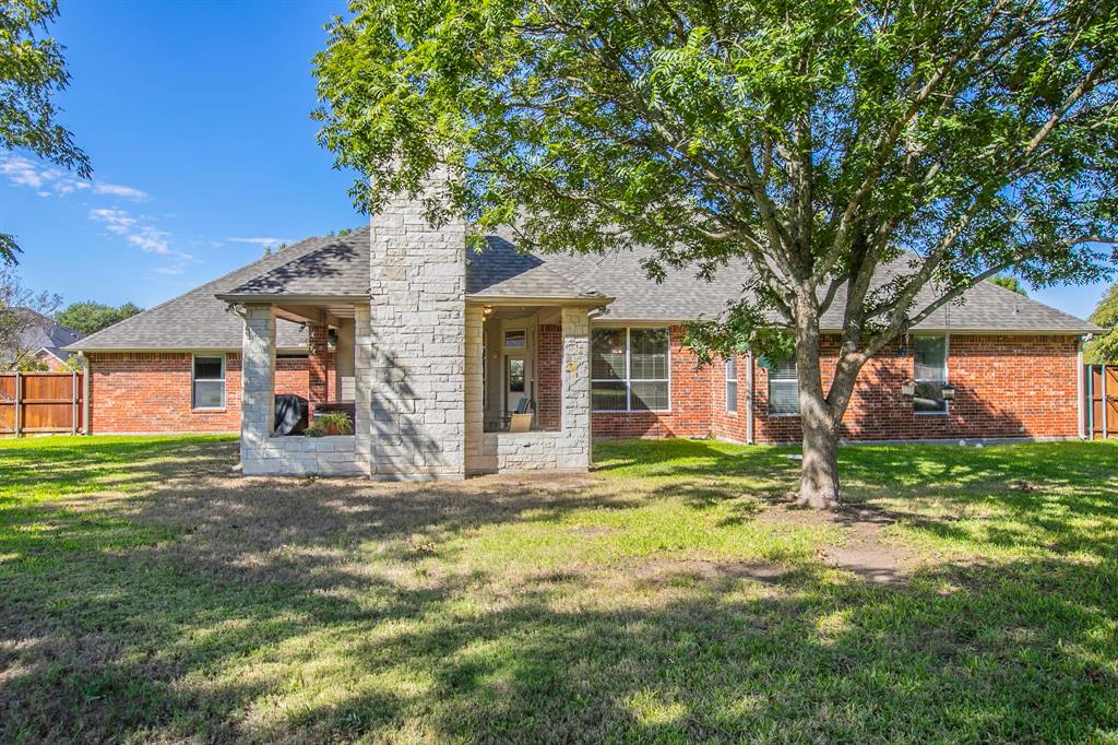 120 Crestbrook Court, Midlothian, TX 76065