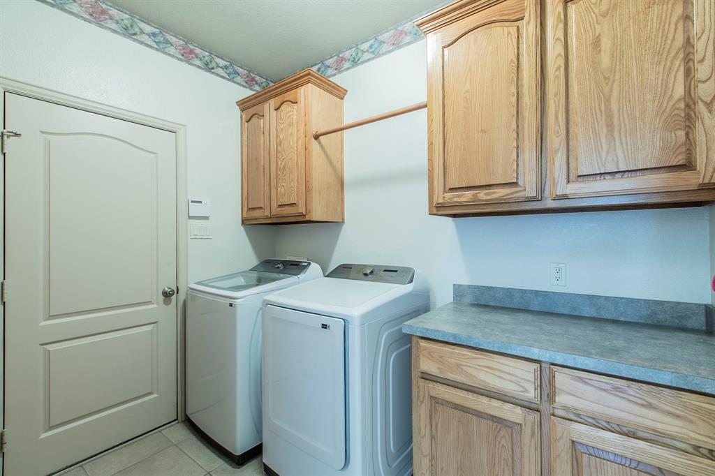 120 Crestbrook Court, Midlothian, TX 76065